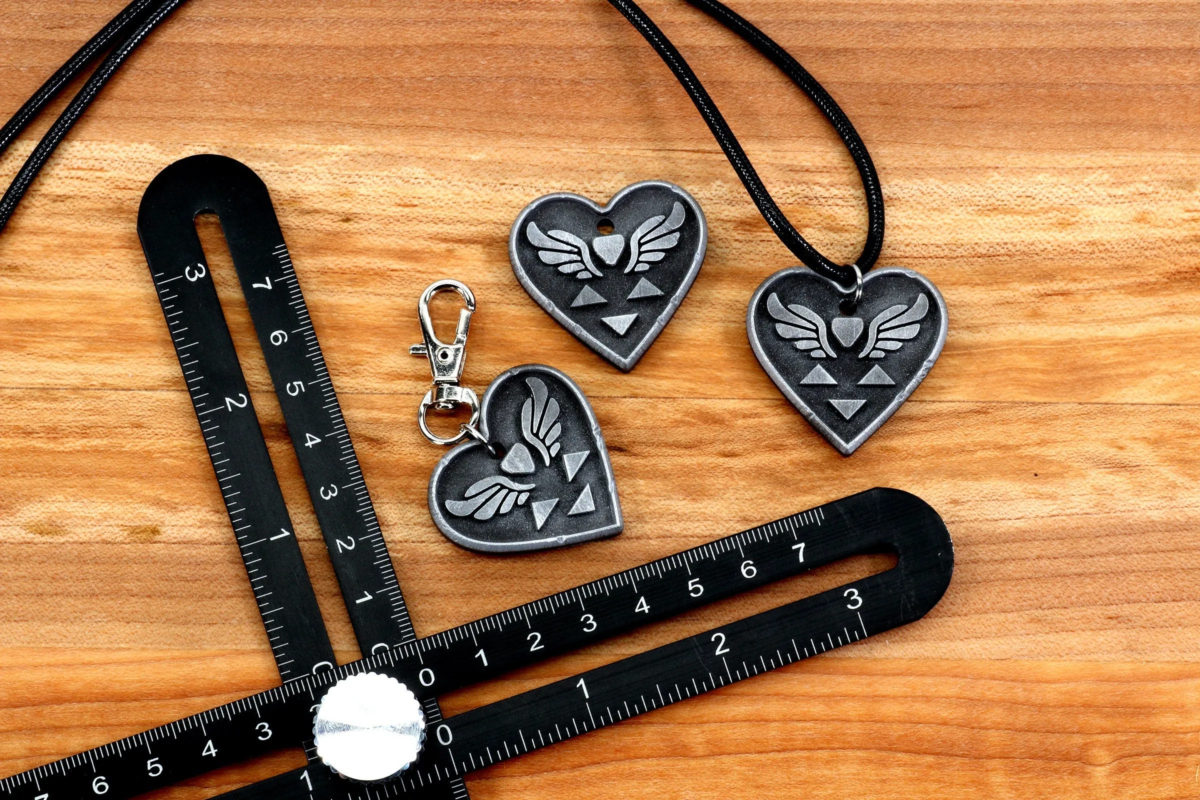 Deltarune Heart Symbol Keychain / Necklace - Deltarune