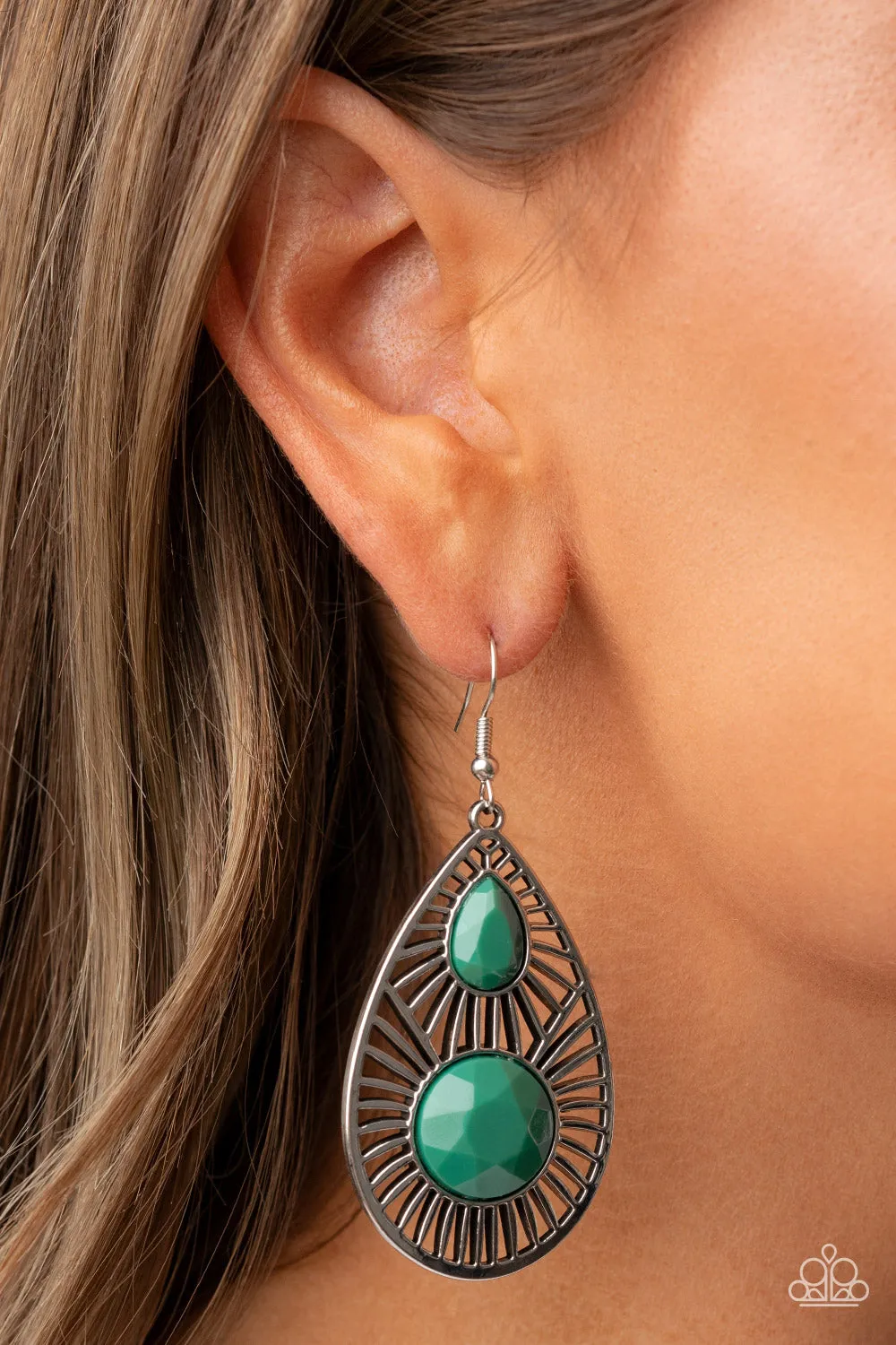 Prima Donna Diva - Green Paparazzi Earrings